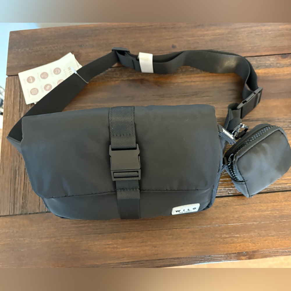 Wilo nylon snap front waist bag with extra pouch